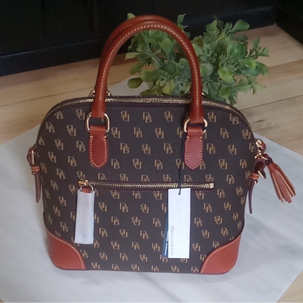 FINAL SALE!  Dooney & Bourke Gretta Signature Handbag 👜 Gorgeous!! - Picture 3 of 9